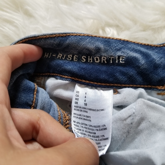 American Eagle Distressed Hi Rise Shortie - Picture 8 of 8